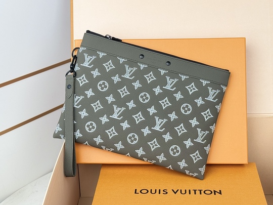 Louis Vuitton Pochette To-Go M12499